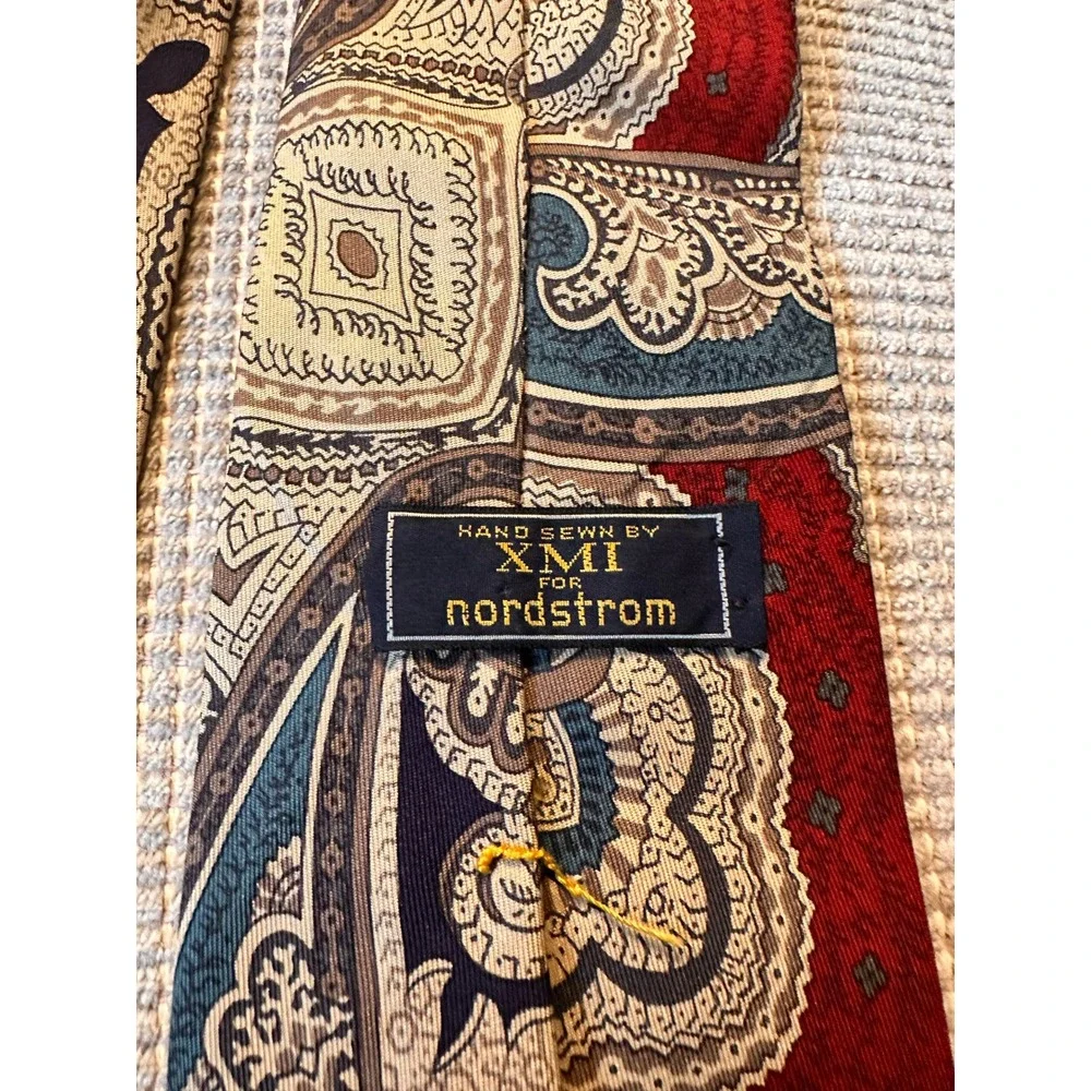 XMI for Nordstrom Mens Silk Tie Hand Sewn Burgundy Navy Large Paisley Print‎